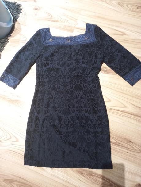 Žakárové šaty, 36