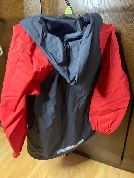 Krátky pršiplášť, 116