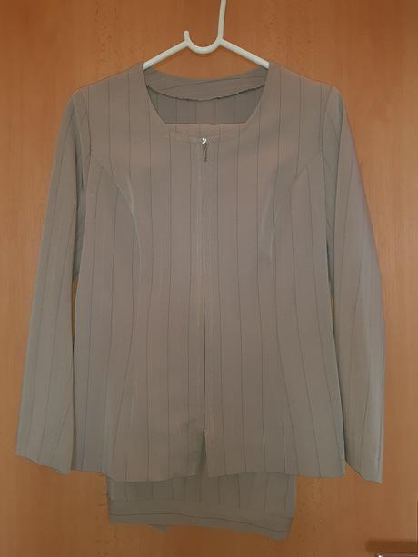 Dámsky nohavicový kostým, m