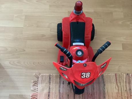 Elektrická policajná motorka,