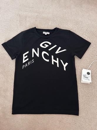 Givenchy top stav, 110