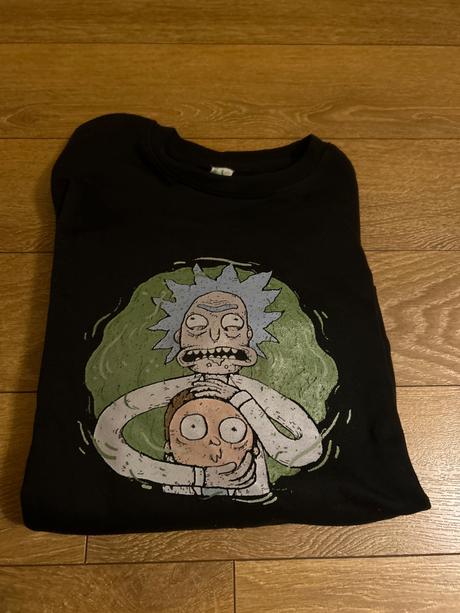Darujem mikinu rick a morty, 140