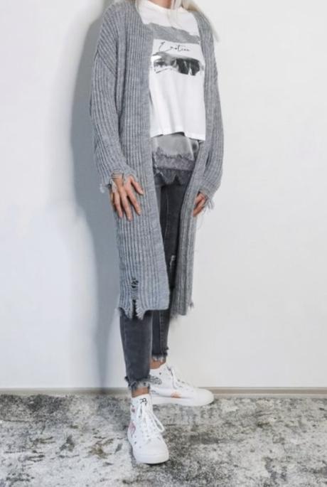 Kardigan s roztrhaným detailom, 