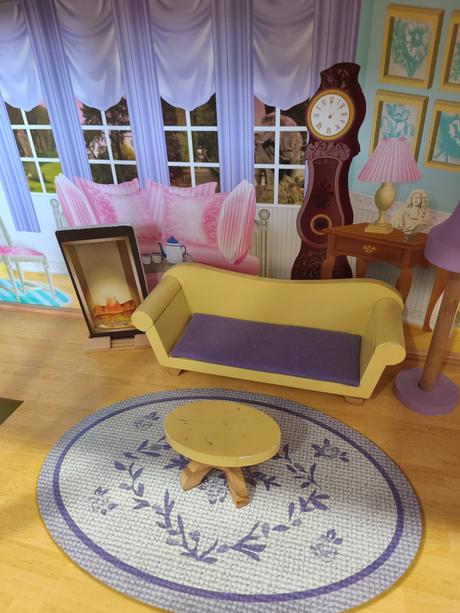 Domček pre bábiky, 