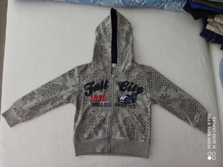 Ľahučká mikina, 104