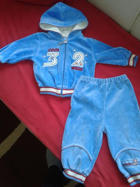 Velúrová súprava, 74