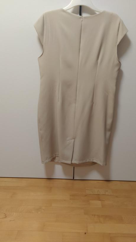 Spoločenské šaty, <50