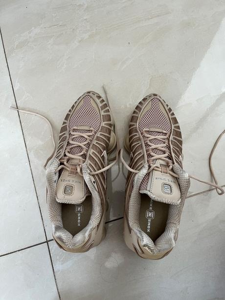 Nike shox pieskova, nike,39