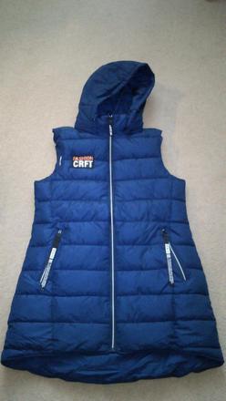 Dlhšia vesta s kapucňou, l