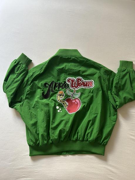 Berschka vetrovka, bershka,s