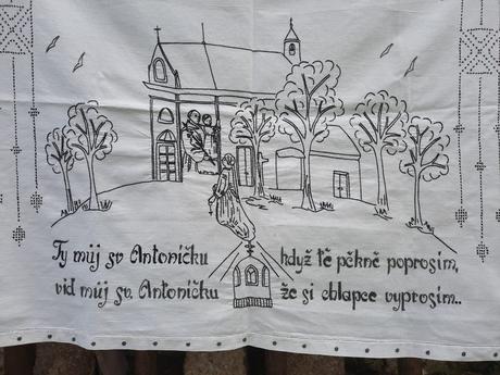 Stará vyšívaný nástenka, 