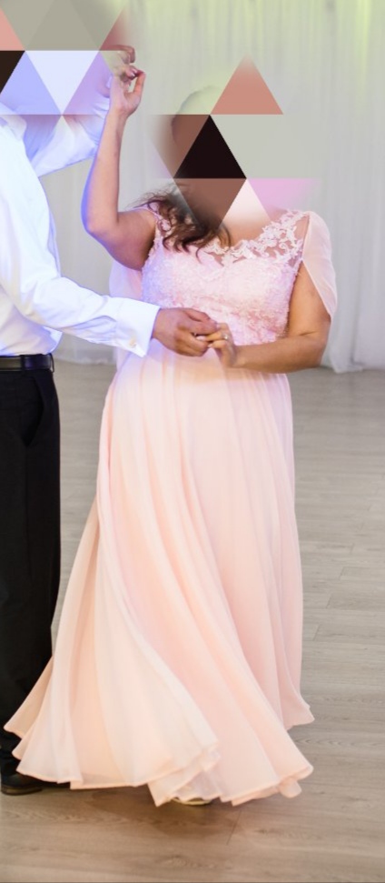 Spolocenske saty, 42