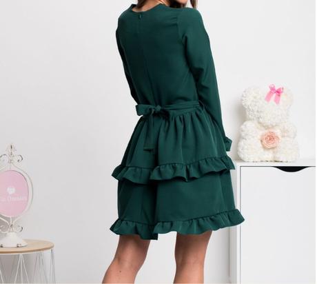 Smaragdové krátke šaty s volánovou sukňou, s