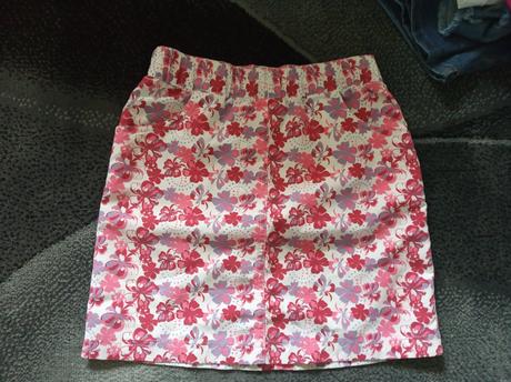 Krásna dievčenská suknička, 140