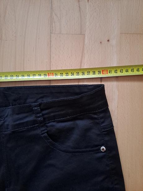 Cierne 3/4 nohavice, xl