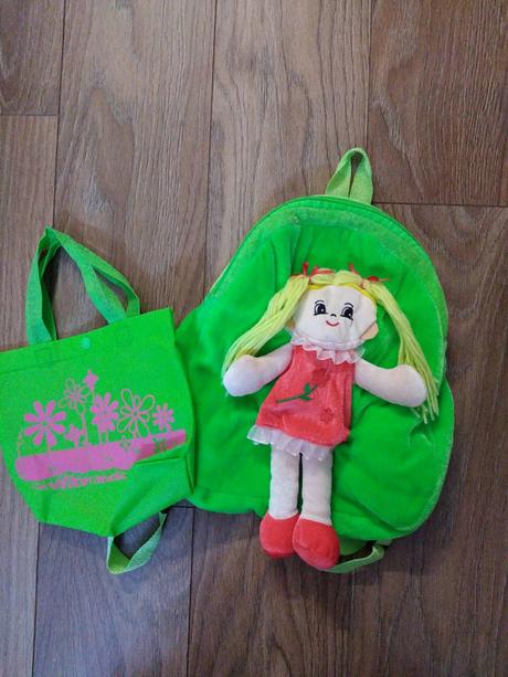 Ruksak s dievčatkom,