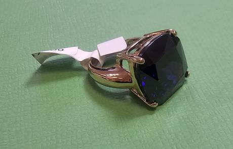 Prsteň s veľkým kameňom, 