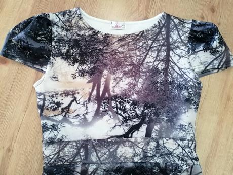 Šaty s prírodnou potlačou, 40