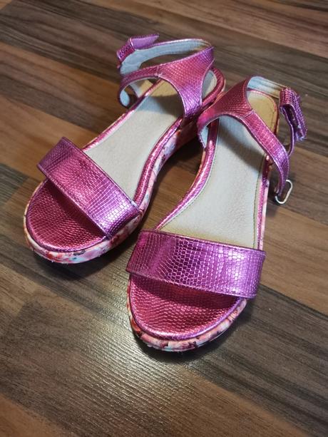 Sandálky, 30