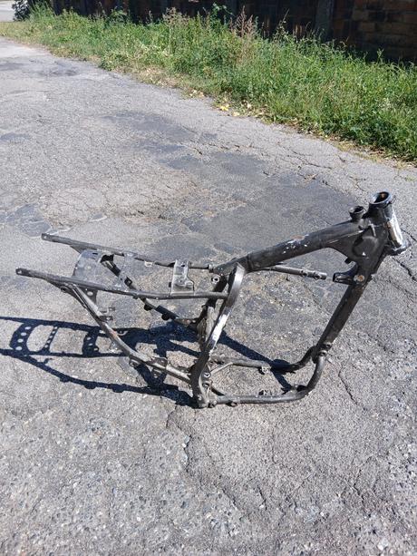 Moto rám,