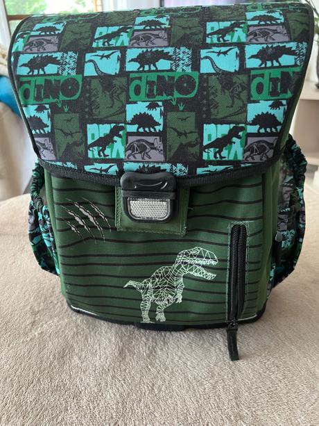 Chlapčenská aktovka pre 1.a2 ročník, 