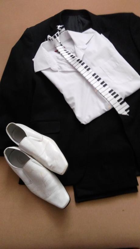 Čierny pánsky oblek, 54