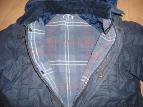 Tmavomodra bunda, 128