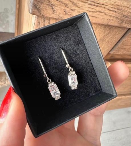 Krasny strieborny set s kristalmi, 