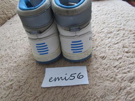 2940. svietiace botasky celé, 25