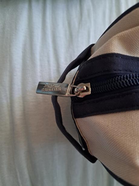 Nová kozmetická taštička značky jean paul gaultier, 