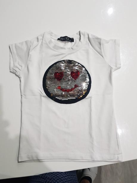 Dievčenské tričko, 122