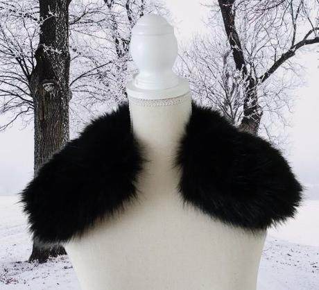 Čierny kožušinový golier, 
