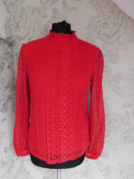 Pekna čipkovana bluzka, kappahl,38