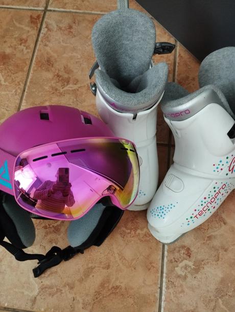 Prilba 48-52 a okuliare, s