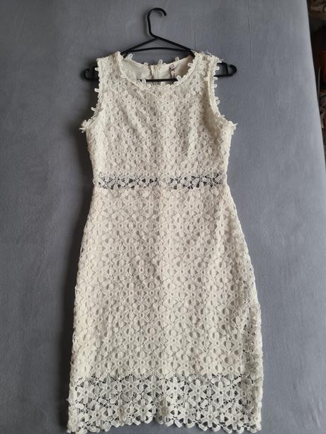 Krátke spoločenske šaty, 36