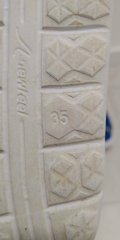 Tenisky veľ. 35, 35