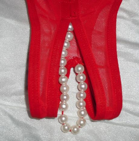 S perlickami sexy tanga, s