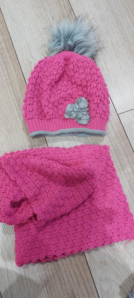 Čiapka a nakrcnik, 56