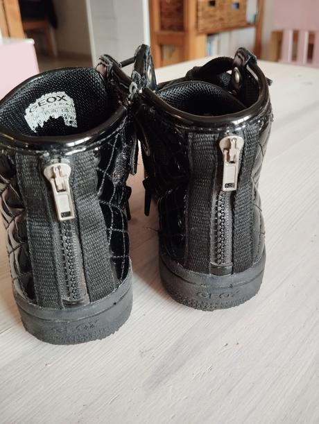 Prechodné topánky lakovky, geox,28