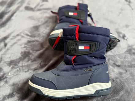 Snehule tommy hilfiger, tommy hilfiger,33