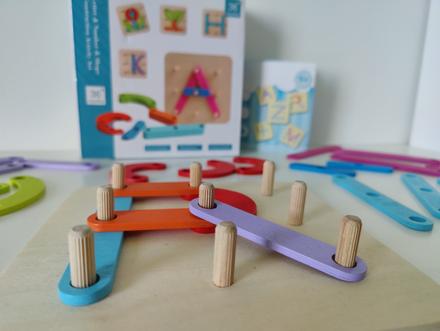 Geoboard - edukatívna drevená nastokávačka,