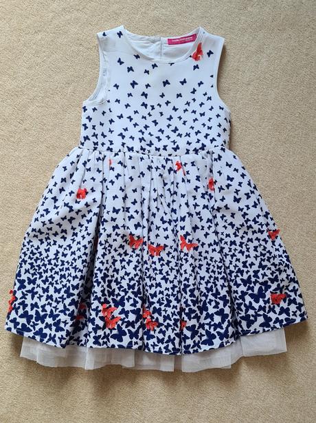 Slávnostné šaty, 98