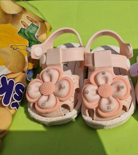 Sandálky s 3d kvietkami, baby,19