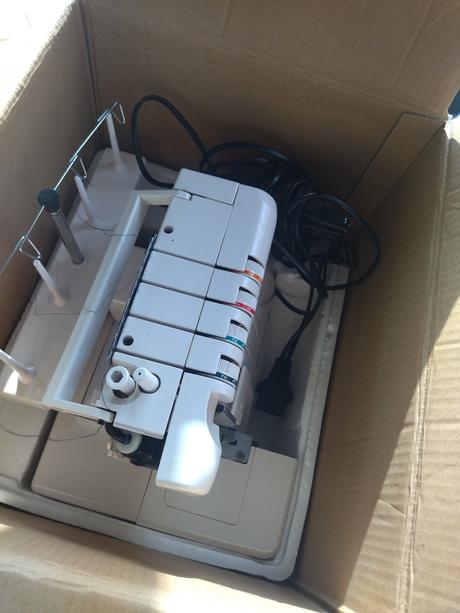 Sijaci stroj  overlock, 