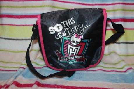 Kabelka monster high, 