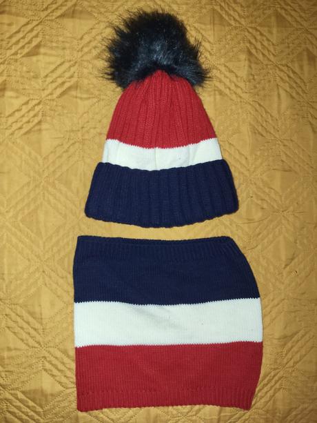 Krasny teply set ciapka a nakrcnik,