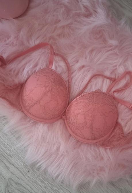 Podprsenka krajkova, 85b