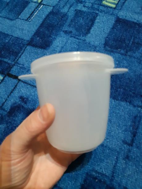 Detský pohárik s vrchnáčikom a plastovy poharik,