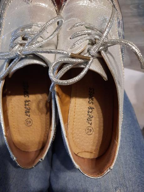 Krásne  strieborné mokasiny, 39
