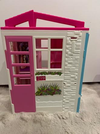 Barbie dom, 